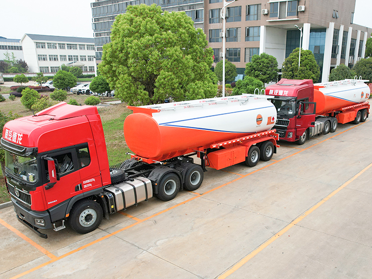 30,000 litres Oil Tank Semi-trailer - Delivery 30,000 litres Oil Tank Semi-trailer - Delivery